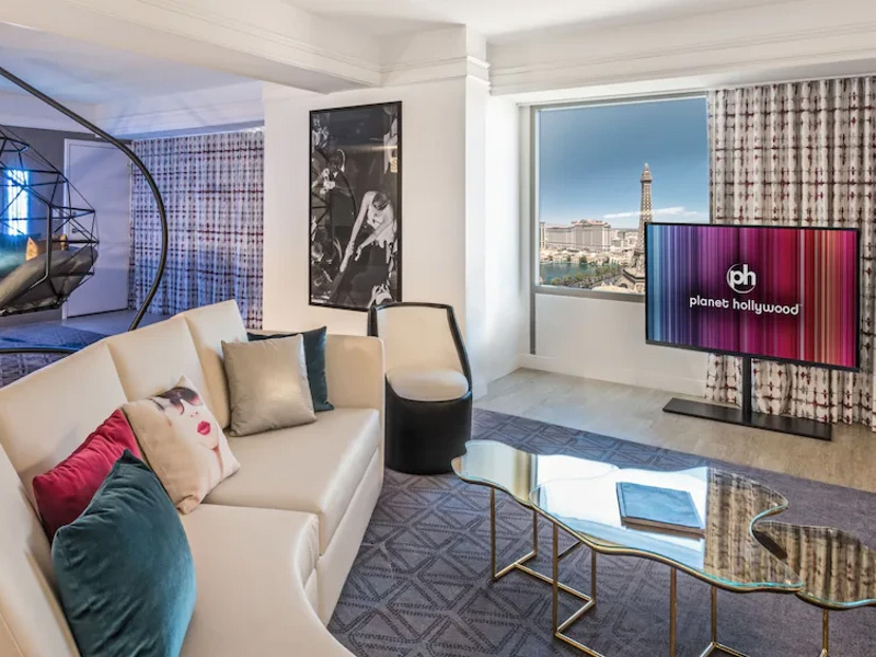 Ultra Boulevard Suite 