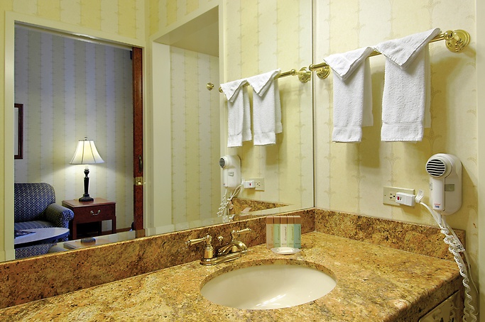 Deluxe King Bathroom